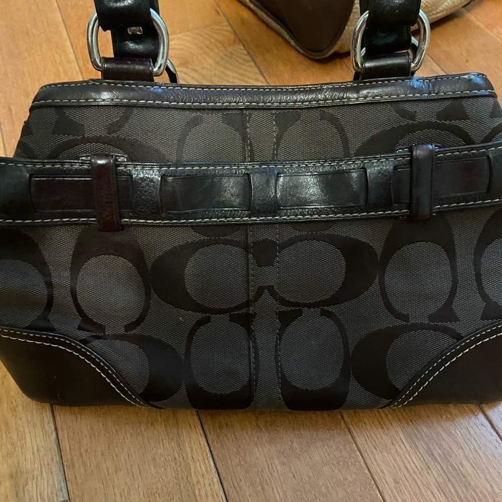 Coach purse - Picture 2 of 2